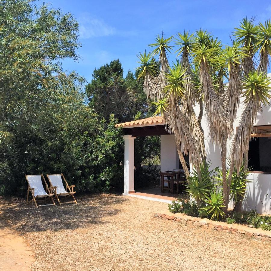 Apartamentos Laura Playa De Migjorn Eksteriør bilde